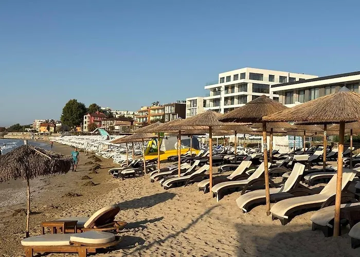 Soleil Bleu Beachfront Getaway Апартамент *