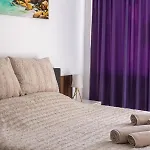 Soleil Bleu Beachfront Getaway נסבר