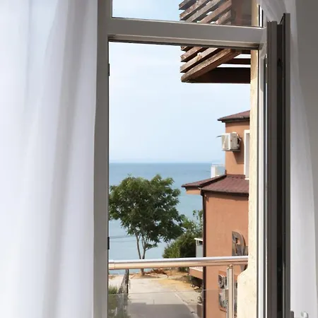 Soleil Bleu Beachfront Getaway - Beachfront Apartment With Sea View - Airport Meet & Greet - Free Parking - Nessebar نيسيبار