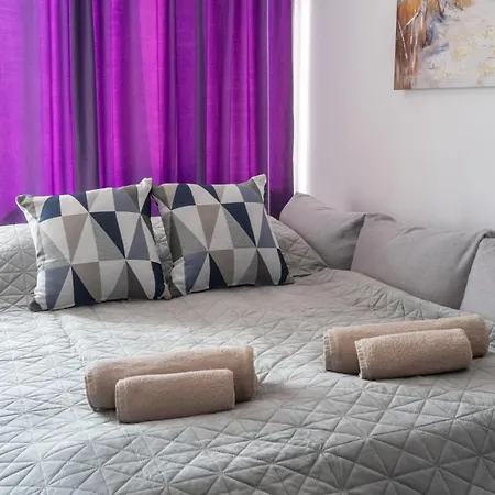 شقة Soleil Bleu Beachfront Getaway - Beachfront Apartment With Sea View - Airport Meet & Greet - Free Parking - Nessebar