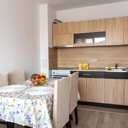 شقة Soleil Bleu Beachfront Getaway - Beachfront Apartment With Sea View - Airport Meet & Greet - Free Parking - Nessebar *