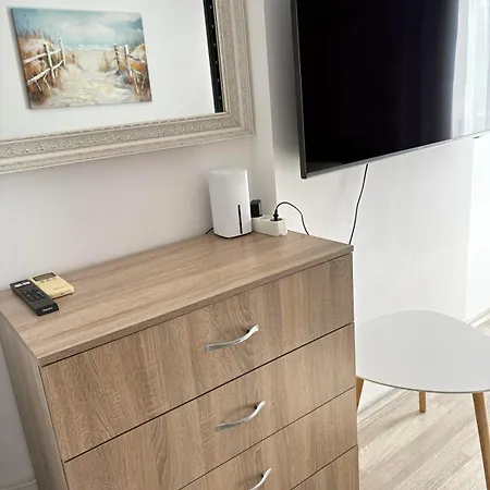 شقة Soleil Bleu Beachfront Getaway - Beachfront Apartment With Sea View - Airport Meet & Greet - Free Parking - Nessebar نيسيبار