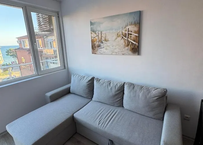 Soleil Bleu Beachfront Getaway Apartment